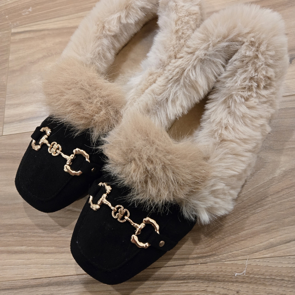 Elegant Black and Tan Fur Lined Loafers